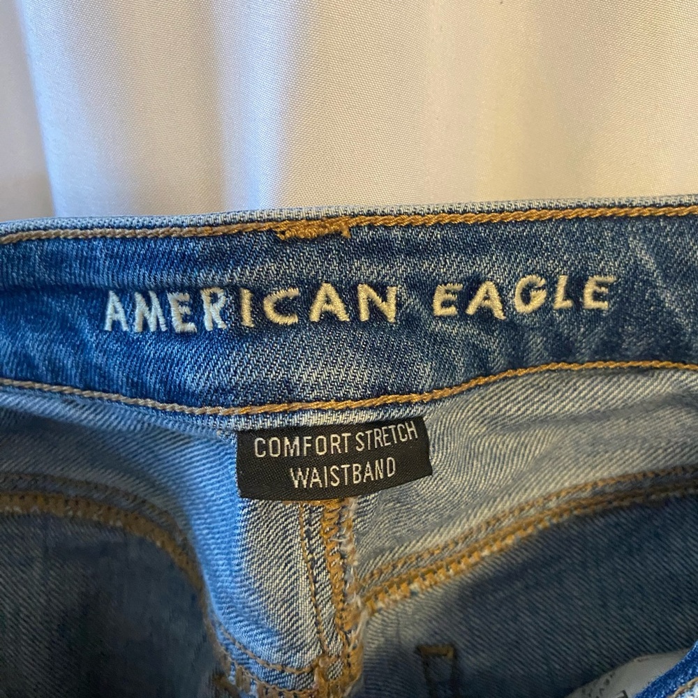 American Eagle Mom Straight Jeans - Picture 3 of 8